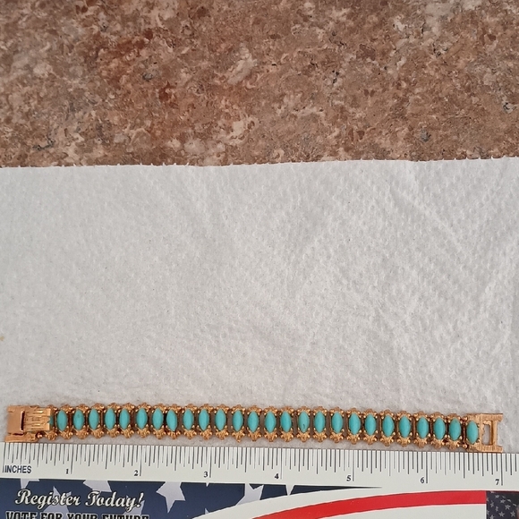 Elegant Gold and Turquoise Bracelet - Picture 2 of 5